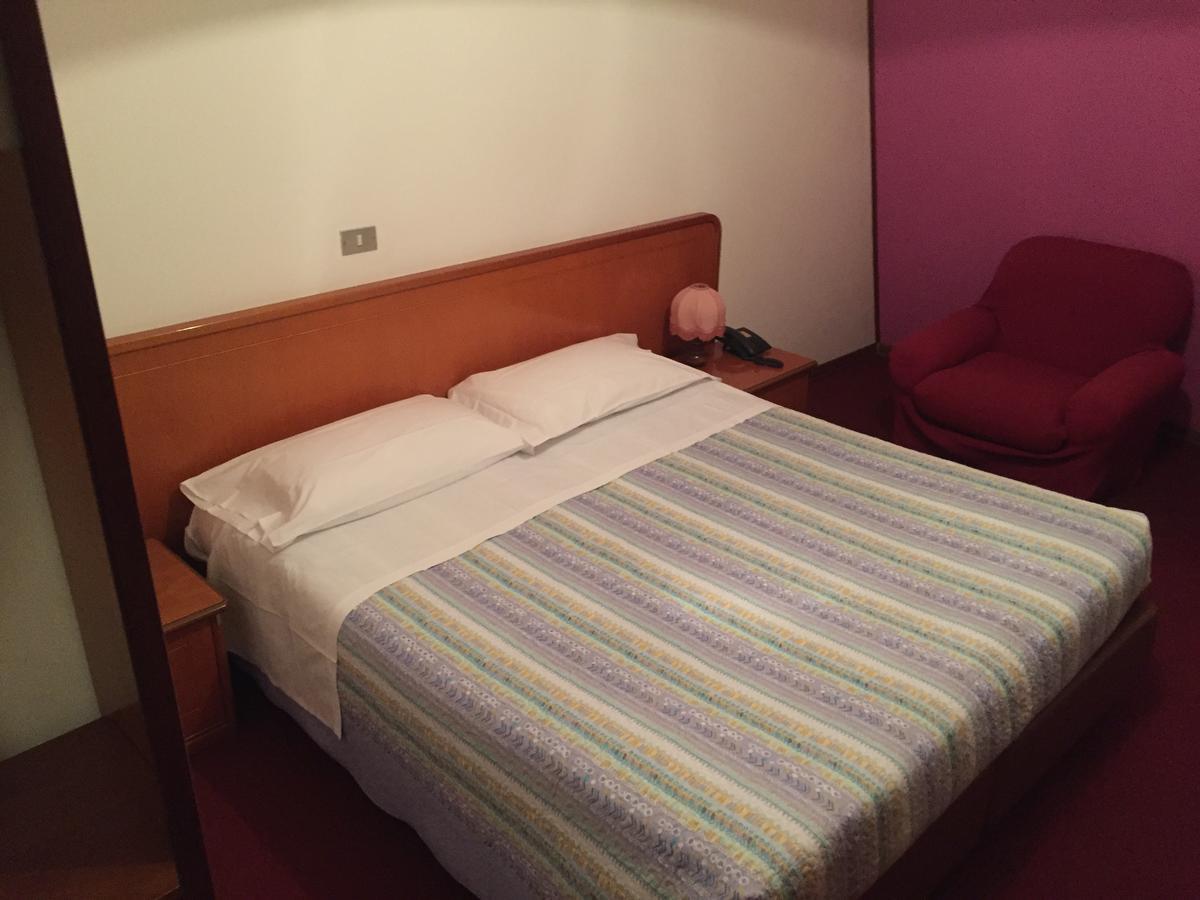 Hotel Pamela San Pietro in Casale Luaran gambar