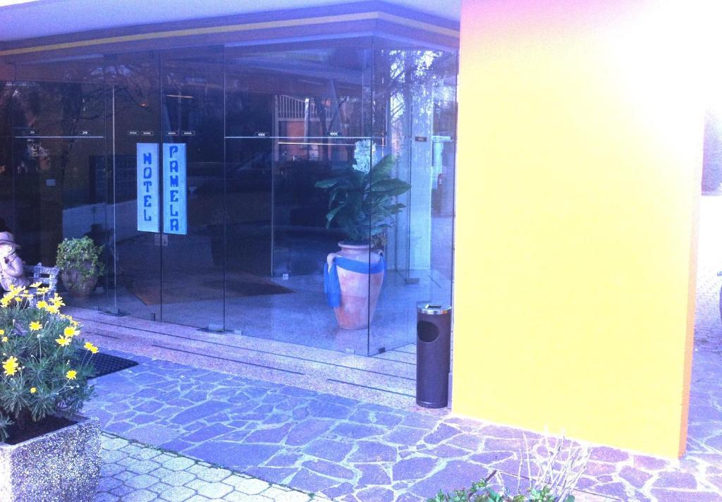 Hotel Pamela San Pietro in Casale Luaran gambar